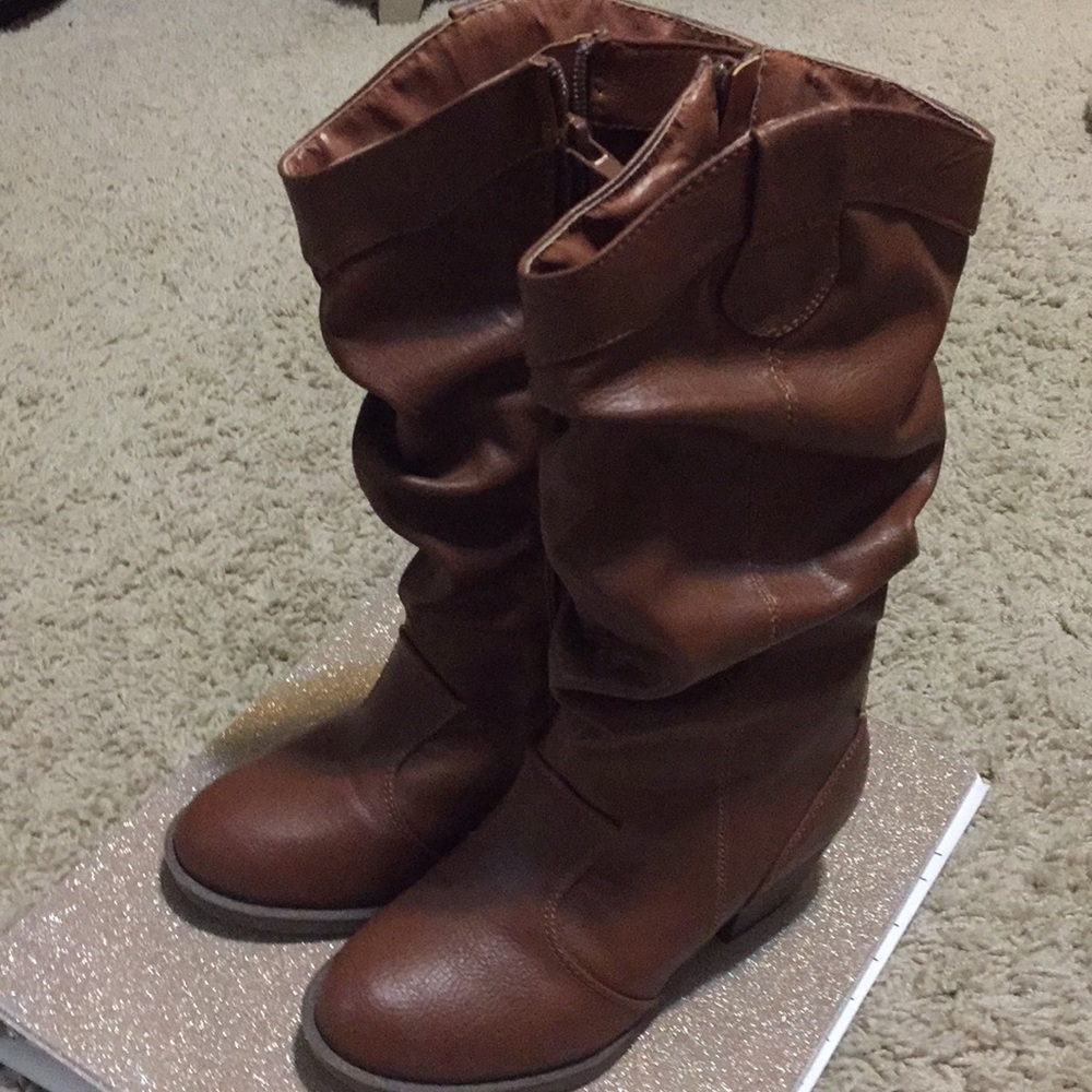 Simply Petals cowgirl boots for girls! Size 13!